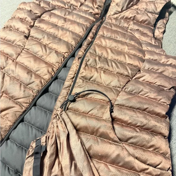 Lululemon Bronze/ Black Puffer Vest - Picture 2 of 2
